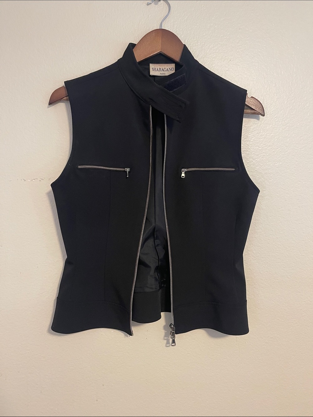 Sharagano Black Sleeveless Zip-Front Ponte Vest